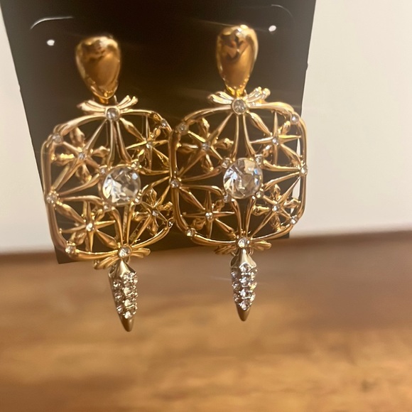 glam statement earrings - Picture 3 of 3